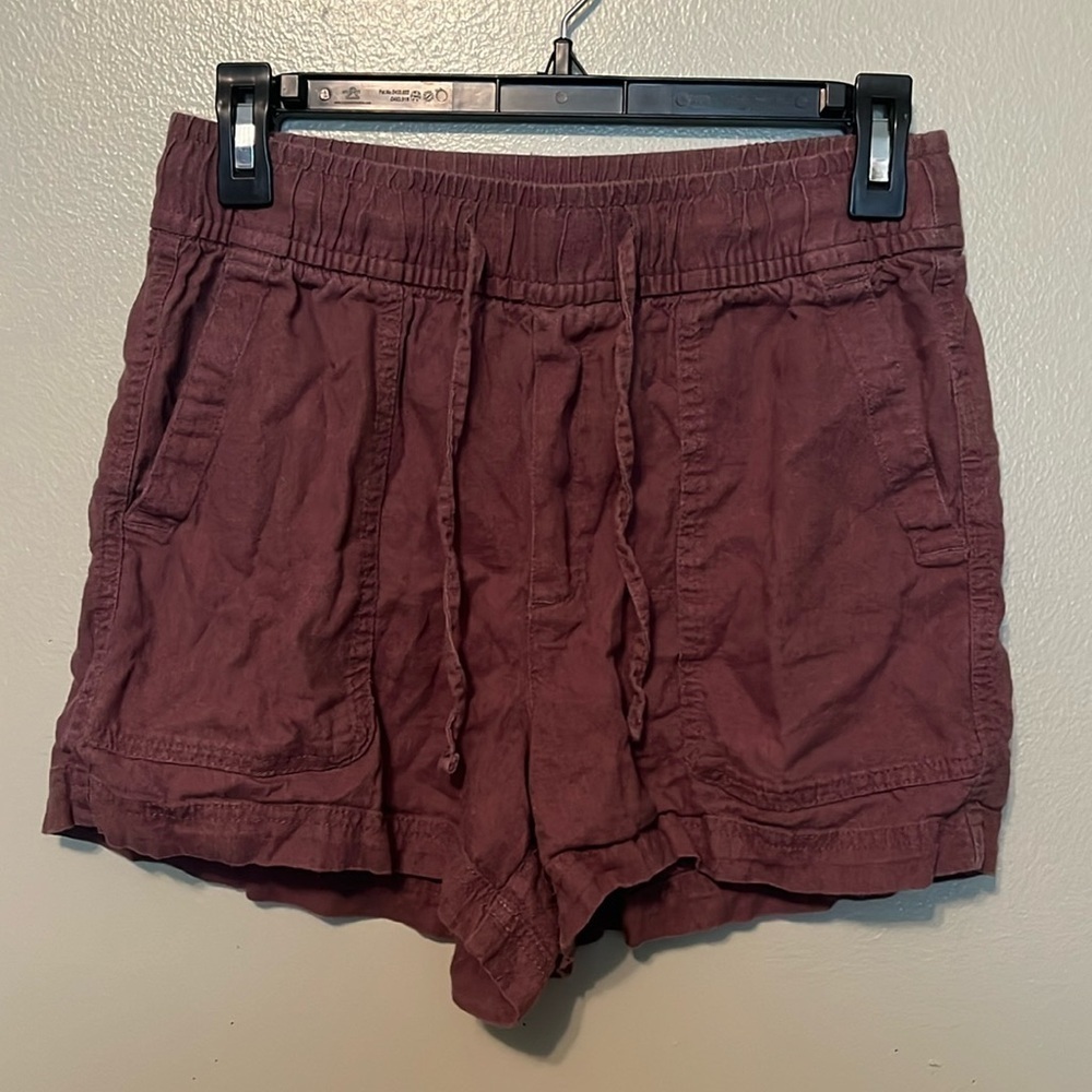 Gap linen/rayon pull on shorts women’s size XS, color is maroon - Picture 2 of 8